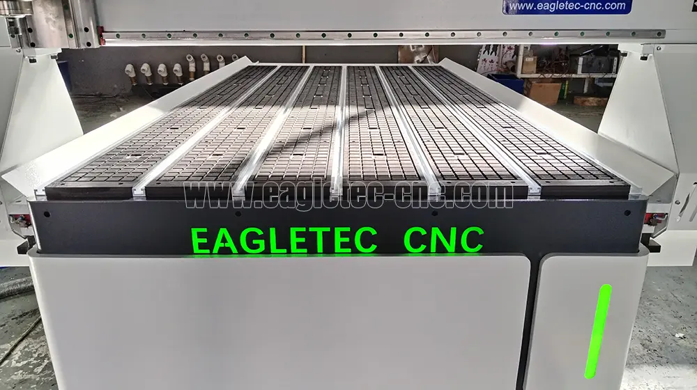 Plataforma de trabajo combinada con ranura en T y vacío de mesa enrutadora de madera cnc.jpg