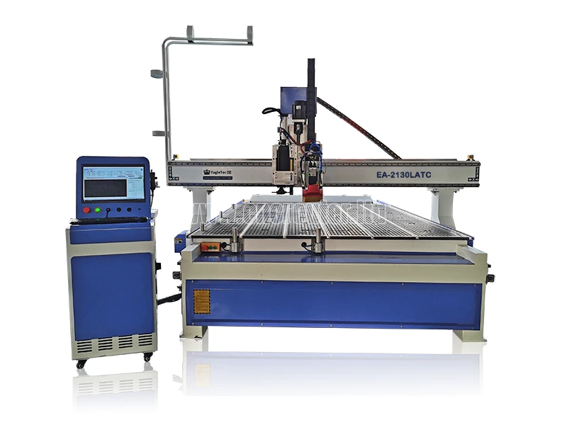 Enrutador cnc atc azul con banco de perforación.jpg