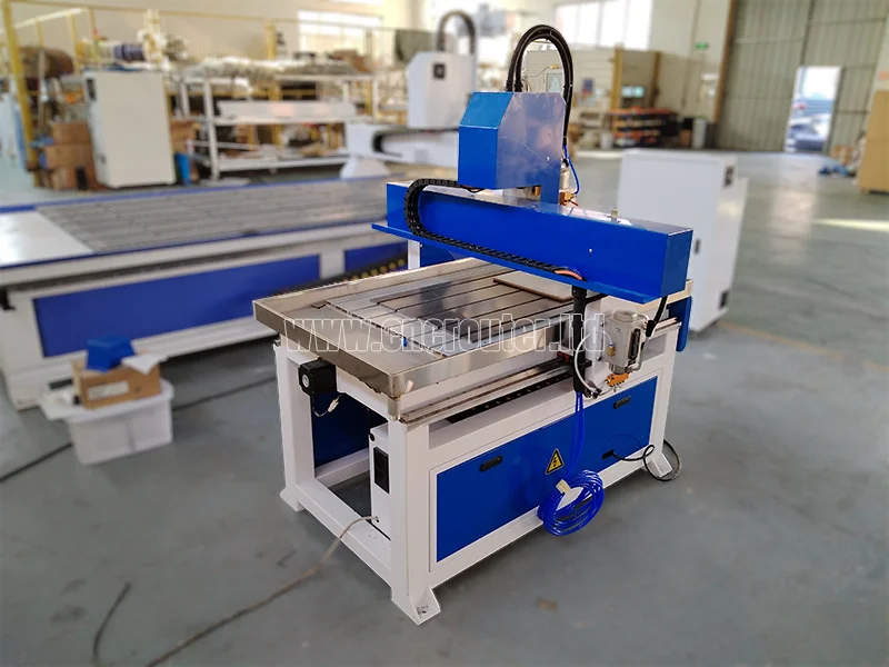 Máquina CNC para tallar piedras preciosas con viga de acero ensamblada.jpg