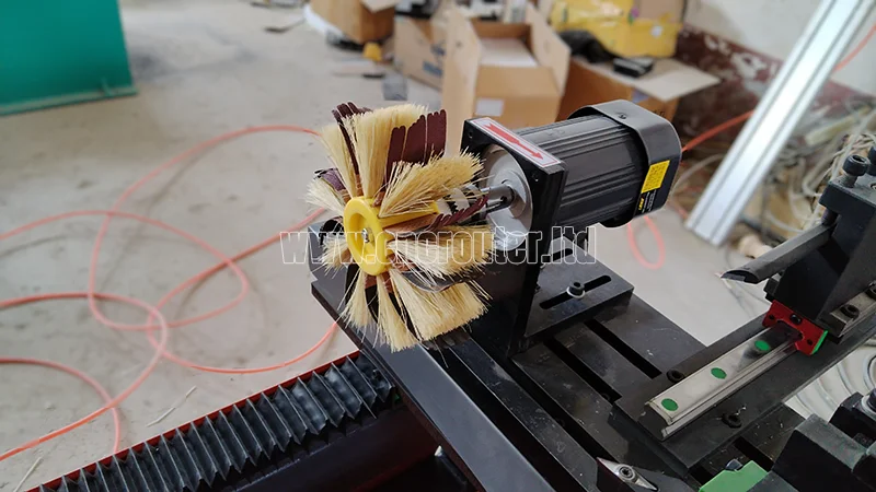 Mini torno cnc para madera con unidad de lijado a la venta.jpg