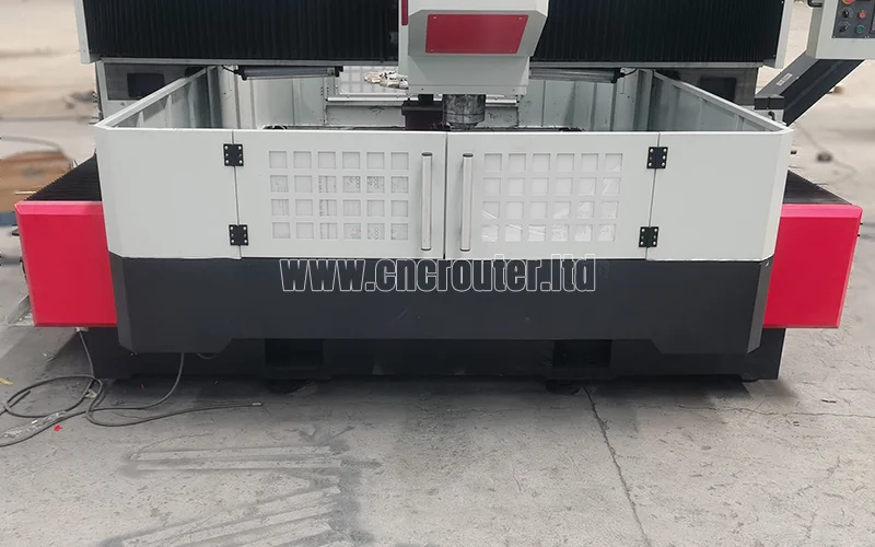 Puerta de seguridad frontal de la máquina perforadora CNC..jpg