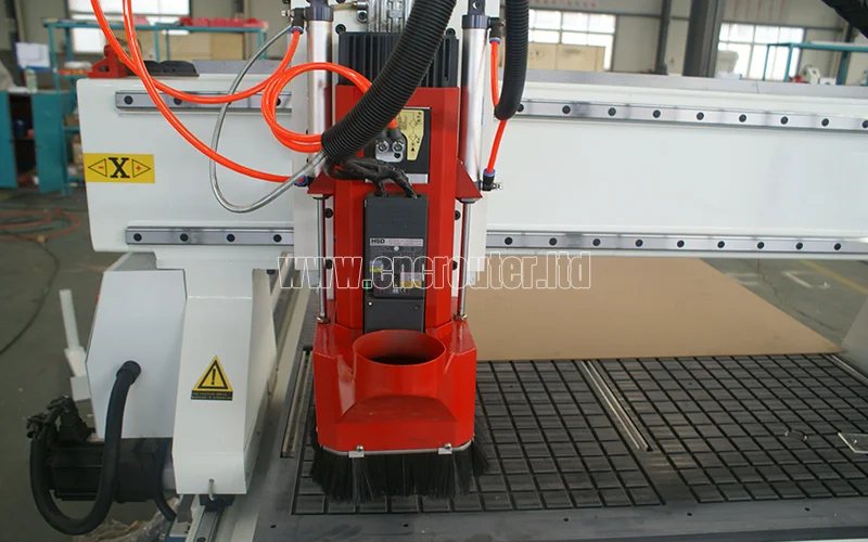 Husillo de cambio de herramienta automático HSD 9.0kw de Italia en enrutador cnc EagleTec ATC.jpg