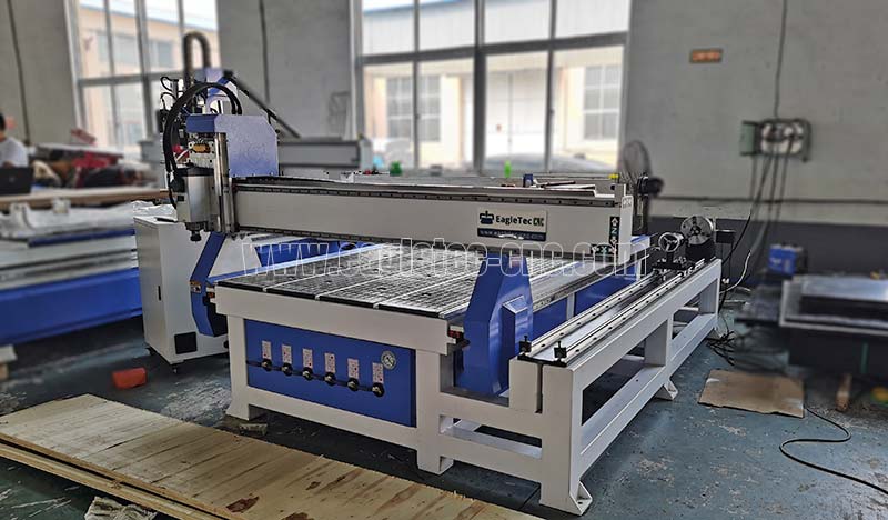 Fresadora CNC EagleTec con eje giratorio EA-1325SVR.jpg